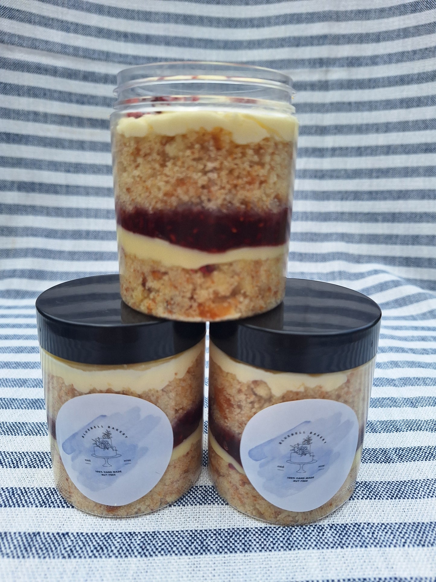 Raspberry n white choc cake jar